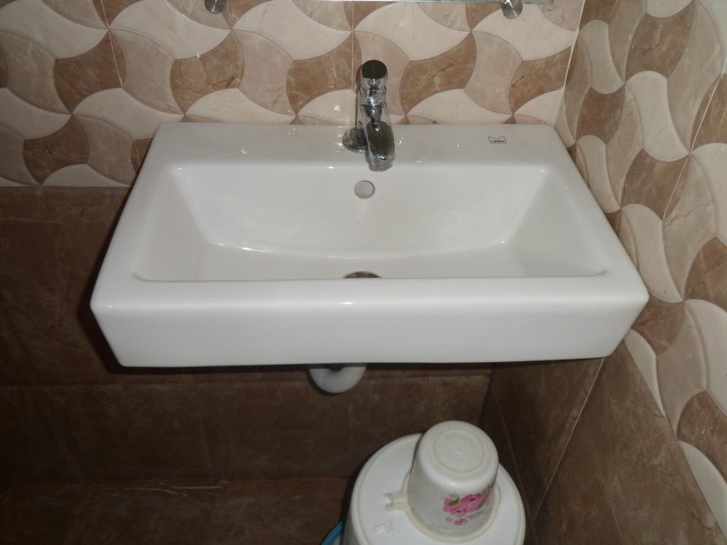 Hotel Rajdeep Inn Ahmedabad Eksteriør bilde