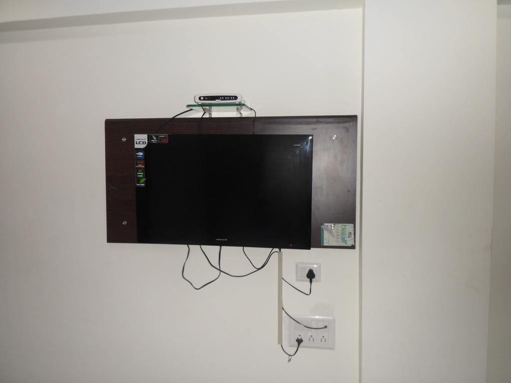 Hotel Rajdeep Inn Ahmedabad Eksteriør bilde